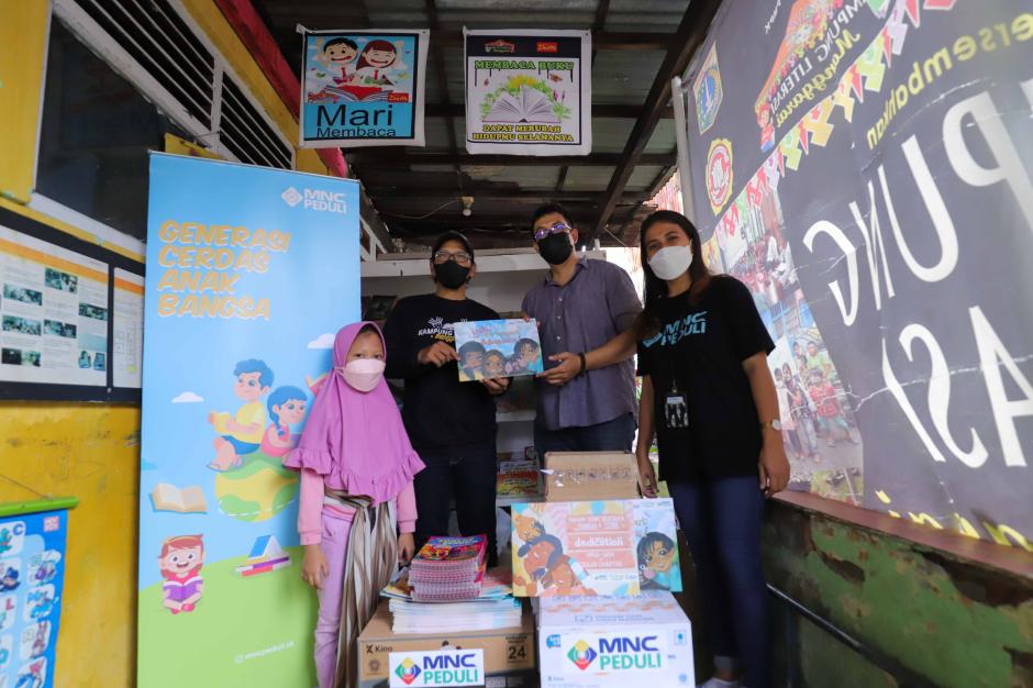 Sambut Hari Buku Nasional, MNC Peduli Berikan Bantuan ke Rumah Baca Zhaffa-0