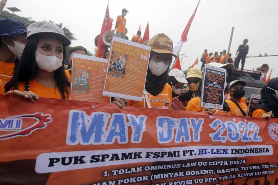 Peringati May Day, Ribuan Buruh Geruduk DPR-6