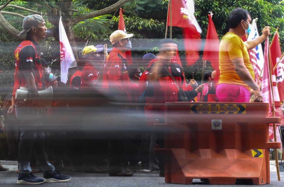 Aksi May Day Fiesta di Palembang-3
