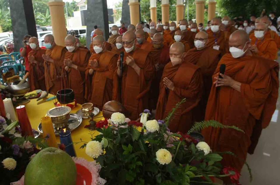 Puluhan Biksu Gelar Ritual Api Dharma Tri Suci Waisak di Mrapen Grobogan-6