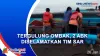 Kapal Nelayan Tergulung Ombak, 2 ABK Diselamatkan Tim SAR