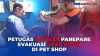 Momen Petugas Damkar Parepare Evakuasi Ular Piton Sepanjang 3 Meter di Pet Shop