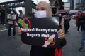 Ratusan Anak Muda Malaysia Tuntut Ketua KPK Azam Baki Mundur