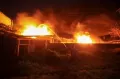Kebakaran Hebat Hanguskan Pabrik Sepatu di Sidoarjo