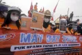 Peringati May Day, Ribuan Buruh Geruduk DPR