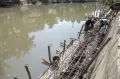 Pembangunan Turap Sungai di Jakarta