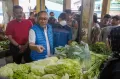 Mendag Zulkifli Hasan Cek Harga Pangan di Pasar Jagasatru Cirebon