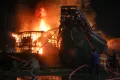 Kebakaran 2 Kapal Kargo di Pelabuhan Kalimas Surabaya Berhasil Dipadamkan