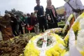 Upacara Militer Iringi Pemakaman Peltu Peltu Suparno dan Istri, Korban Kecelakaan Maut di Cibubur