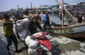 Nelayan Cilincing Keluhkan Sulitnya Dapatkan Solar Subsidi