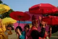 Festival Payung Indonesia Bertema The Kingdom and Umbrella