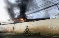 Kebakaran Dahsyat Lalap Gudang JNE di Depok