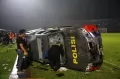 Begini Penampakan Mobil Polisi yang Hancur Akibat Kerusuhan di Stadion Kanjuruhan