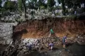 Pemakaman Longsor di Bandung, Sejumlah Jenazah Hampir Hanyut