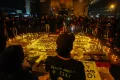 Momen Ultras Garuda Palembang Nyalakan 1000 Lilin untuk Tragedi Kanjuruhan