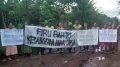 Anak Desa Mateng Deklarasikan Firli Sebagai Capres di atas Jalan Rusak