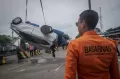 Evakuasi Mobil Jatuh ke Laut di Pelabuhan Merak