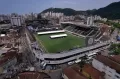 Jenazah Pele Disemayamkan di Tengah Lapangan Stadion Vila Belmiro