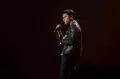 Tampil Maskulin, Rony Bawakan Lagu Matahariku di Final Showcase 2 Indonesian Idol XII