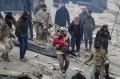 Potret Pilu Anak-anak Korban Gempa Suriah Saat Dievakuasi
