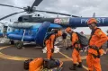 Evakuasi Helikopter Polairud Polda Jambi di Hutan Desa Tamiai