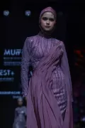 Desainer Thailand Thintananpachr Jantajaroenpon Pamerkan Busana Muslim Hijab