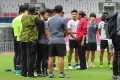 Jokowi Temui Tim Indonesia U-20 di SUGBK