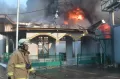 Kebakaran Hebat Hanguskan Pabrik Pengolahan Plastik di Bantargebang