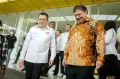 Disambut Airlangga Hartarto, Hary Tanoe Bersama Rombongan Partai Perindo Tiba di DPP Partai Golkar