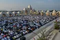 Ribuan Warga Salat Idul Fitri di Masjid Raya Al Jabbar