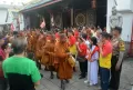 Jalan Kaki Ribuan Kilometer ke Borobudur, Rombongan 32 Biksu Perjalanan Ritual Thudong Singgah di Kelenteng Tay Kak Sie Semarang