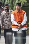 Pemeriksaan Mantan Bupati Sidoarjo Saiful Ilah