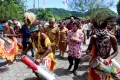 Sambangi Kepulauan Yapen, Mensos Risma Beri Bantuan Sosial