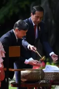 Presiden Joko Widodo Sambut Hangat Kedatangan Kaisar Jepang Naruhito di Istana Bogor