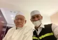 Potret 3 Mahasiswa Indonesia Masih Bertugas Bantu Jamaah Haji di Malam Wisuda Mereka