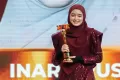 Inara Rusli Sabet Dua Penghargaan Silet Awards 2023