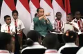 Momen Jokowi Tes Kemampuan Berhitung Siswa SD di Papua