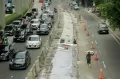 Pembatas Jalan di Sepanjang Jalan Rasuna Said Jaksel Dibongkar