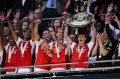 Angkat Trofi Community Shield, Pukulan Pertama Arsenal untuk Man City