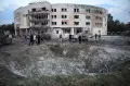 Rudal Rusia Hantam Hotel di Zaporizhzhia, Lubang Menganga di Depan Reruntuhan