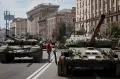 Sambut Hari Kemerdekaan, Ukraina Pajang Tank Rusak Rusia di Kiev