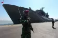 Kapal Perang Singapura Tiba di Surabaya