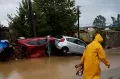 Badai Daniel Obrak-abrik Yunani, Mobil Bergelimpangan di Jalanan