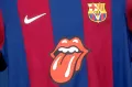 Rock n Roll! Barcelona Pakai Jersey Rolling Stones di El Clasico