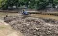 Cegah Banjir, Lumpur Kali Ciliwung Dikeruk