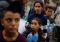 Potret Pilu Anak-Anak Palestina Antre Air Bersih di Gaza
