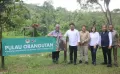 Lindungi Konservasi Satwa, Menteri ATR/Kepala BPN Serahkan Sertifikat kepada Borneo Orangutan Survival Foundation