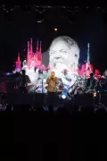Tom Jones Buka Konser Tur Ages & Stages di Jakarta Lewat I’m Growing Old