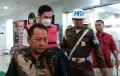 Penampakan Suami Sandra Dewi Pakai Rompi Pink Khas Tahanan Kejaksaan