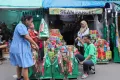 Laris Manis Penjualan Parsel Jelang Idul Fitri 1445 H di Pasar Kembang Cikini